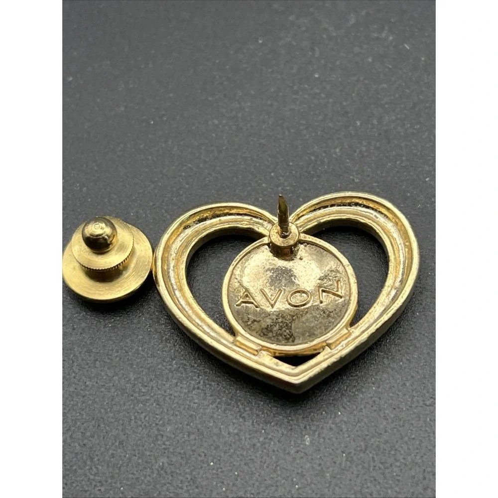 Avon Gold‎ Tone Heart Globe World Lapel Hat Pin